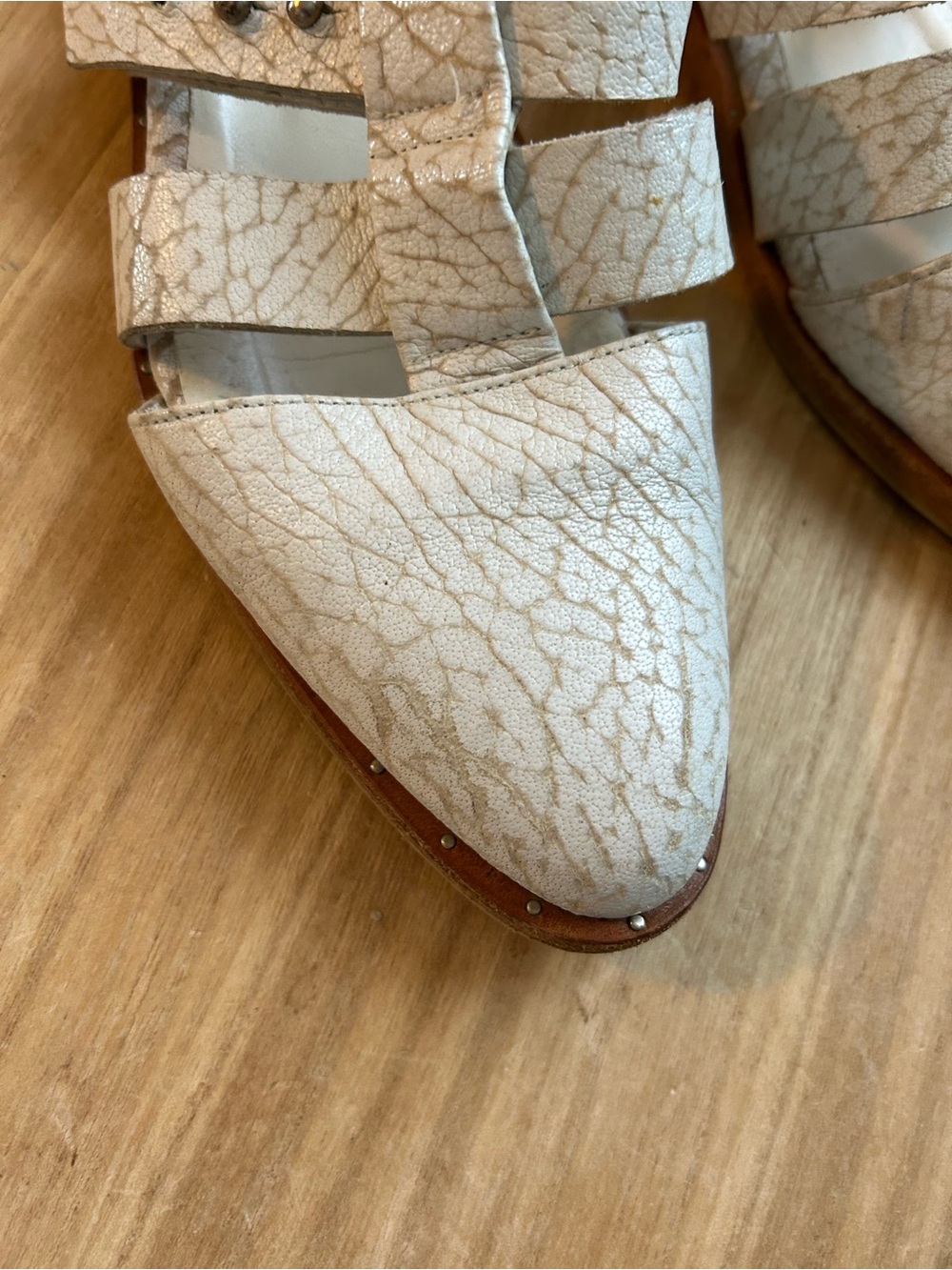 Freda Salvador Cream Textured Pointed-Strap Flats - Picture 7 of 7